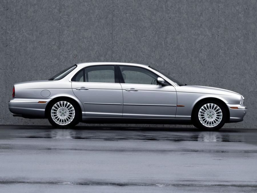  Jaguar XJ8 L 2005 года  (фото 8 из 63)